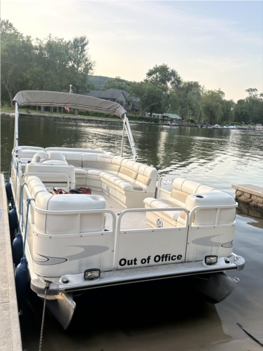 20’ Bentley Pontoon Lettering from PAUL S, NJ