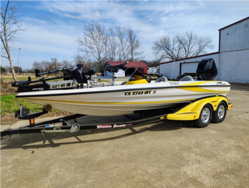 2006 Triton TR196 Boat Lettering from Bonnie M, TX