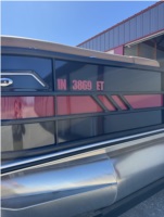 2026 Bentley 223 elite swingback Tritoon Lettering from Matthew W, IN